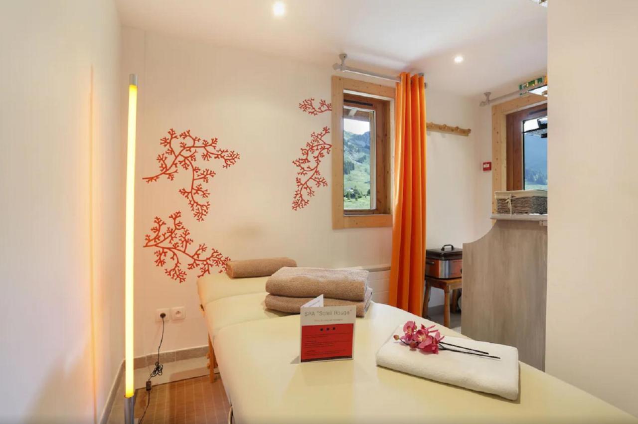 Les Roches 1500 Hotel Mieussy Buitenkant foto