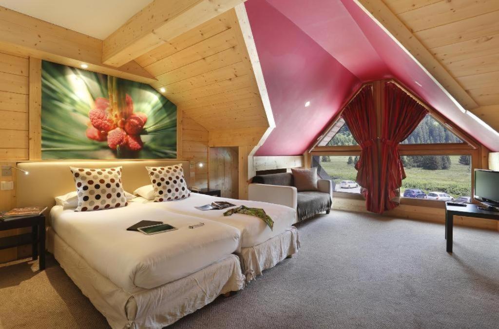 Les Roches 1500 Hotel Mieussy Buitenkant foto